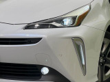 【LEDヘッドライト】悪天候や夜間走行時も良好な視界を確保し安心して運転できる高輝度LEDヘッドライトを装備!点灯速度が早く、消費電力も抑えられています。