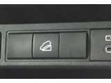 急な下り坂で低車速をキープできるダウンヒルアシストコントロールスイッチ