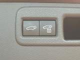 【パワーバックドア】スマートキーや運転席のボタンを押すだけでリアゲートが自動で開閉します!荷物を持っている時や、高い位置にあるバックドアを閉める際に便利な機能です♪