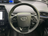 【純正革巻きステアリング】上質な革を使用することで、手にしっかり馴染みとても運転しやすいハンドルです♪