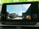 テレビ映像を画面いっぱいに表示でき、停車中の休憩時間などに映像を楽しめる装備です。画面が見やすく、車内で過ごすひとときの気分転換にも活用できます。ご利用の際は停車中にお楽しみください。