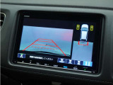◆リアカメラdeあんしんプラス◆駐車場をバックで出るときなど、リアワイドカメラの映像から危険を検知。走行中のさまざまな危険回避をサポートします!