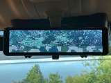 【デジタルインナーミラー】後席の大きな荷物や同乗者で後方が確認しづらい時でも安心!カメラが撮影した車両後方の映像をルームミラー内に表示。クリアな視界で状況の確認が可能です!