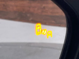【ブラインドスポットモニター】走行中、ドアミラーの死角になりやすい箇所に後続車が接近するとサイドミラーのレンズに警告を表示!ドライバーに注意喚起をしてくれます。