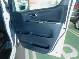 運転席ドア内張り画像です。