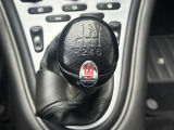 たまに乗る愛車だからこそMTでドライブする価値が高まります。