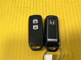 スマートキーはかばんやポケットに入れておけば、ドアのロックアンロックやエンジンの始動が可能!