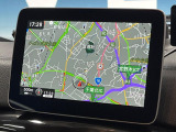 ●純正ナビ:一体感のあるナビは、高級感ある車内を演出してくれます。オーディオ機能も充実しておりますので、運転もより楽しめます♪