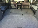 スマートキーを所持している状態でロックボタンを押すと、車両すべてのドアの解錠や施錠を行うことが出来ます。