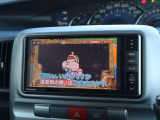 後席を起こした状態の荷室です。