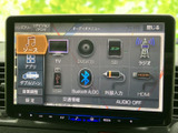 テレビやラジオ、Bluetoothなど多彩な音源が一覧で表示され、使いたいものを選びやすい画面です。お好みに合わせて車内での時間をお楽しみいただけます。