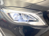 ●LEDヘッドライト:夜間走行時も良好な視界を確保し安心して運転できる高輝度LEDヘッドライトを装備!点灯速度が早く、消費電力も抑えられています。