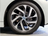 アウトバーンでの走行を見据えたBMWのブレーキシステムはもしもの時にもいち早くマシンを停止してくれます。