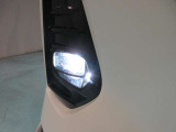 フロントLEDフォグランプです鮮やかな日光色で明るく足元を照らします。