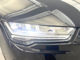 ●LEDヘッドライト:夜間走行時も良好な視界を確保し安心して運転できる高輝度LEDヘッドライトを装備!点灯速度が早く、消費電力も抑えられています。