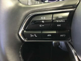 オーディオの音量や選曲などをハンドル握ったまま操作できます