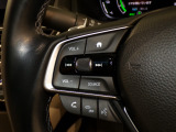 【ステアリングリモコン】ステアリングにオーディオ調節可能なスイッチが装備されていますので運転中でも視線をそらさずにオーディオの調節が可能です!