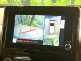 【パノラミックビューモニター】専用のカメラにより、上から見下ろしたような視点で360度クルマの周囲を確認することができます☆死角部分も確認しやすく、狭い場所での切り返しや駐車もスムーズに行えます。