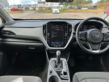 インパネ廻りと運転席です!シンプルにスッキリとまとまっています。運転操作に迷いにくくなっており、とても運転しやすいです。