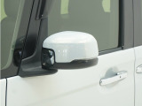 ◆ドアミラーウインカー◆ドアミラーにウインカーを装備しています。対向車に自身の進行方向を合図し安全に運転できます。