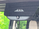 【三菱e-Assist】走行中に前方の車両等を認識し、衝突しそうな時は警報とブレーキで衝突回避と被害軽減をアシスト。より安全にドライブをお楽しみいただけます。