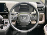 【純正革巻きステアリング】上質な革を使用することで、手にしっかり馴染みとても運転しやすいハンドルです♪