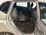 チップアップ機能により、座面が跳ね上がりますので背の高いお荷物の積載も可能です!