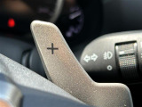 【パドルシフト(AT車)】MT車と同じように好きなギアで走ることができます!ステアリングから手を離さずに指先だけでシフト操作ができ、よりスポーティな走りをお楽しみいただけます。