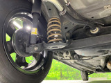 お車を安心してお乗りいただく為には、足回りの定期点検が欠かせません。サービスサポート(有償保証)では無料点検もご提供しており、安心のカーライフをお過ごしいただけるサポート体制が整っています。
