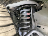 お車を安心してお乗りいただく為には、足回りの定期点検が欠かせません。サービスサポート(有償保証)では無料点検もご提供しており、安心のカーライフをお過ごしいただけるサポート体制が整っています。
