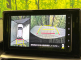 【パノラミックビューモニター】専用のカメラにより、上から見下ろしたような視点で360度クルマの周囲を確認することができます☆死角部分も確認しやすく、狭い場所での切り返しや駐車もスムーズに行えます。