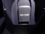 【アクセサリ-ソケット】12V/120W 市販のシガ-ライタ-ソケットプラグで携帯電話の充電などに便利です。