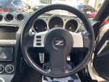 【純正革巻きステアリング】上質な革を使用することで、手にしっかり馴染みとても運転しやすいハンドルです♪
