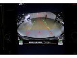 バックカメラ装備。運転席からは死角になる場所をカメラが補完しますので安全です。また、ガイド線が曲がる方向に動くタイプなので、初めての駐車場に止めるときや縦列駐車などの時に便利です。