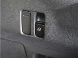 ◆後席用USBチャージャー◆後部座席に搭乗される方のために便利で使いやすい位置に設置。長時間のドライブも安心です♪
