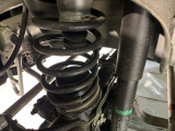 お車を安心してお乗りいただく為には、足回りの定期点検が欠かせません。サービスサポート(有償保証)では無料点検もご提供しており、安心のカーライフをお過ごしいただけるサポート体制が整っています。