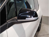 コーナーセンサーが搭載しておりますので、車庫入れの際など、障害物の接近を音で知らせます。