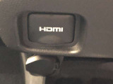 HOLD機能付きの電動パーキングブレーキ。HOLD機能を使用すると、信号待ちなどでフットブレーキから足を放しても、車は動かずそのまま停車してくれます。ドライブなど足が疲れた時には便利な機能です。