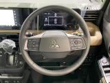 【純正革巻きステアリング】上質な革を使用することで、手にしっかり馴染みとても運転しやすいハンドルです♪