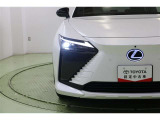 L字型デイタイムランニングランプとAHS機能がついた単眼Bi-BeamLEDヘッドランプユニット。もちろんオートライト、オートハイビームも搭載しているので面倒なヘッドライトの切替えは不要です。