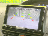 【バックカメラ】駐車時に後方がリアルタイム映像で確認できます。大型商業施設や立体駐車場での駐車時や、夜間のバック時に大活躍!運転スキルに関わらず、今や必須となった装備のひとつです!