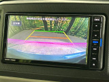 【バックカメラ】駐車時に後方がリアルタイム映像で確認できます。大型商業施設や立体駐車場での駐車時や、夜間のバック時に大活躍!運転スキルに関わらず、今や必須となった装備のひとつです!