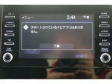 BSM搭載。並走車両が死角に入るとインジケーターが点灯。さらにウィンカーを出すと点滅します。BSMのシステムを活用し、バック出庫の際に左右から接近する車両を検知警告するRCTAも搭載しています。