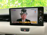 テレビ番組を画面で楽しめる装備です。お出かけ先で停車している間にニュースや番組を視聴でき、車内で過ごすひとときの楽しみを広げてくれます。