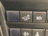 コーナーセンサーを車の前後に装備。障害物までの距離に応じて警告音を変えてお知らせ。縦列駐車時や駐車場・車庫などでの取り回しをサポートします。詳細は販売店スタッフまでおたずねください。