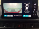 バックでの車庫入れも安心です!リアカメラが付いているバックモニター付のナビディスプレイを装備しております。バンパーについているソナーや、操作線もついており距離感も画面から確認できます。