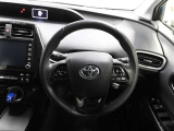 ゆったり室内で運転もしやすいです♪使い勝手の良い配置も考えられています!!