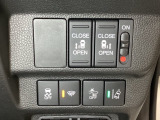 ハンドルにHondaセンシング系のクルーズコントロールやレーンキープアシストなどのスイッチと、オーディオの操作スイッチが装備されています。ハンドルから手を離さず安全に操作できます。