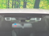 【アイサイト】前方の車両等を検知し、衝突しそうな時は警報で注意を促し、ブレーキを踏む力をサポート。ブレーキを踏めなかった場合は衝突被害軽減ブレーキが作動、衝突回避をサポートします。