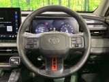 【ステアリングヒーター】冬場に冷たくなりやすい革巻きステアリングを、スイッチ一つで素早く適温に!エアコンよりも早く温まってくれるので、寒い日の運転も快適になりますね♪